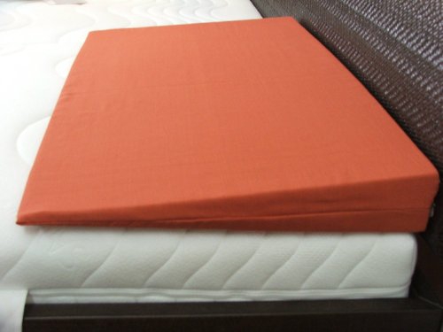 Matratzenkeil aus Schaumstoff mit Baumwollbezug in mehreren Größen und Farben erhältlich
